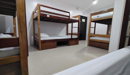 Family Bunk (8 pax)