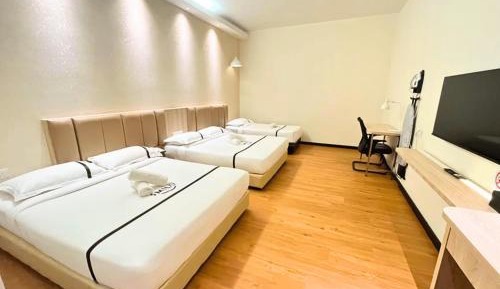Family Room (5 Adults)