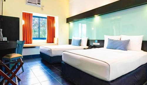 Queen Room with Two Queen Beds and Garden View - Non-Smoking