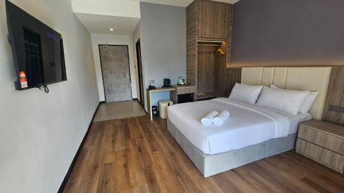 Deluxe King Room
