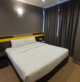Standard King Room With Window