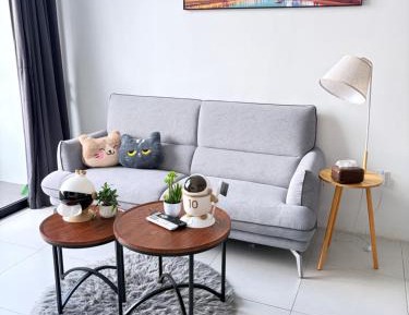 Three-Bedroom Apartment with Balcony