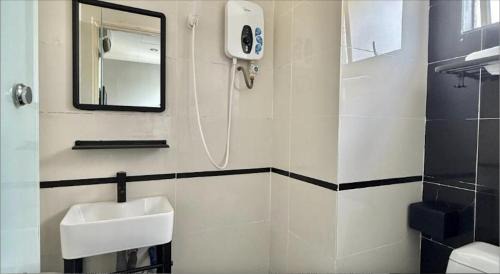 Twin Room with Private Bathroom