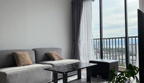 Two-Bedroom Apartment with Balcony and Sea View