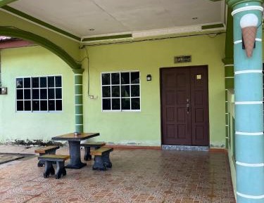 Three-Bedroom Vacation Home 
