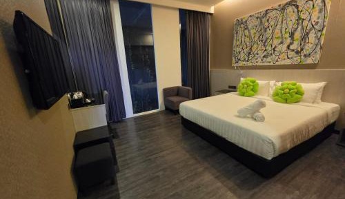 Deluxe King Room