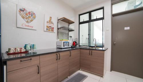 Three-Bedroom Deluxe Apartment