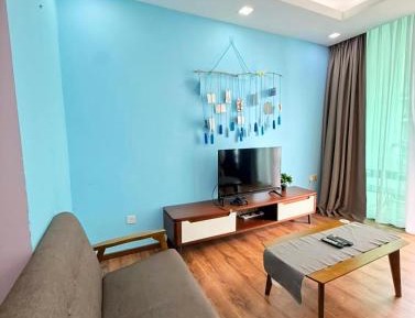 Three-Bedroom Apartment with Balcony