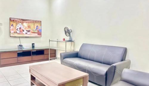 Three-Bedroom Apartment with Balcony
