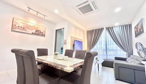 Three-Bedroom Apartment with Balcony