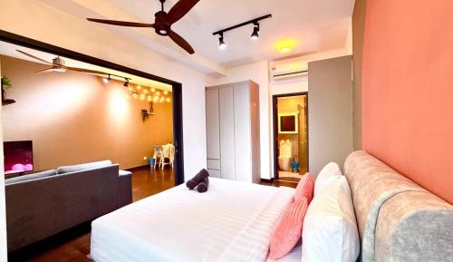 One-Bedroom Apartment with Bay View