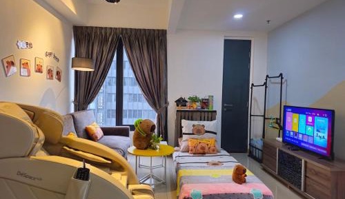 One-Bedroom Apartment with Sea View