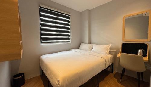Deluxe Queen Room