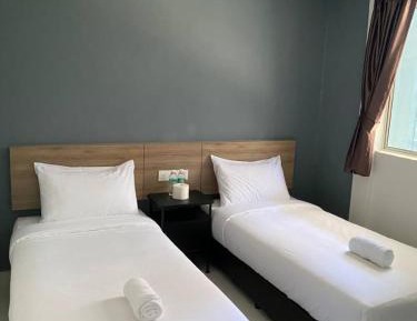 Twin Room with Private Bathroom