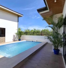 Single Room with Pool View