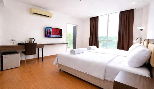 Deluxe Double or Twin Room with Balcony