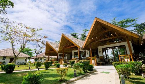 Villa with Garden View