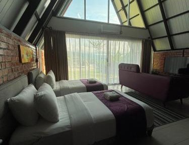 Twin Room with Pool View
