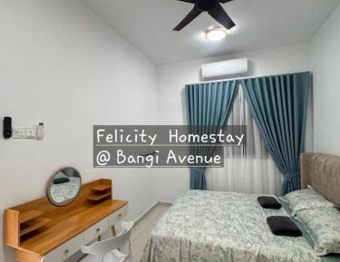 Deluxe One-Bedroom Apartment with Garden View