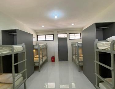 8-Bed Mixed Dormitory Room