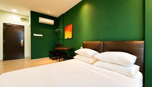 Deluxe Queen Room