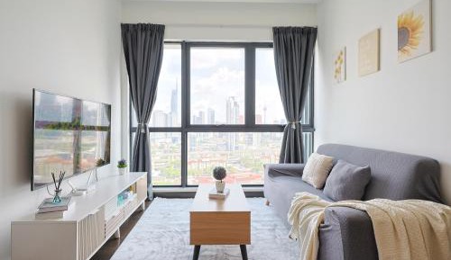 Apartment with City View