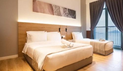 Deluxe Seaview Suite