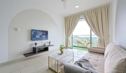Three-Bedroom Apartment with Balcony