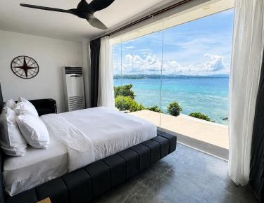 Deluxe Room with Plunge Pool