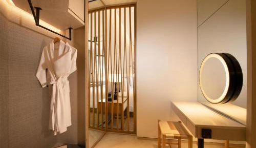 Deluxe King Room with Terrace