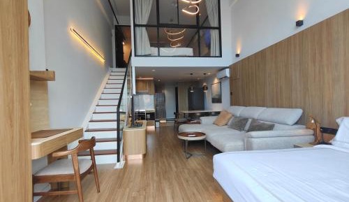 One-Bedroom Loft Apartment with Balcony