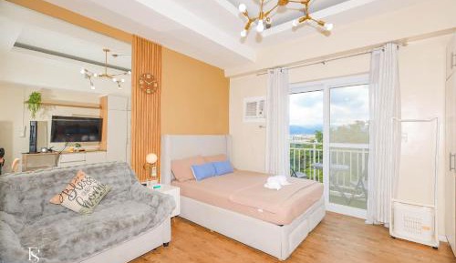 Studio with Balcony