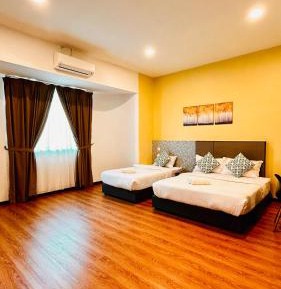 Deluxe Family Room
