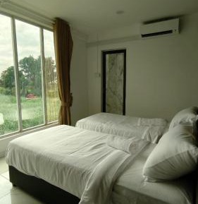 Twin Room with City View