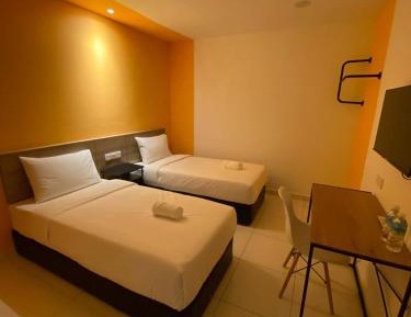 Twin Room with Private Bathroom