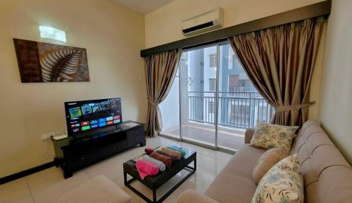 Three-Bedroom Premium Apartment with Balcony (Free 6 Waterpark Tickets)