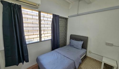 Single Room with Shared Bathroom