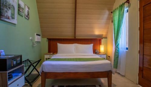 Deluxe Queen Room