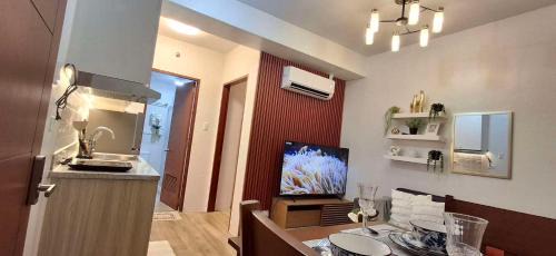 Deluxe One-Bedroom Apartment with City View