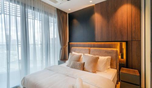 Deluxe One-Bedroom Suite C