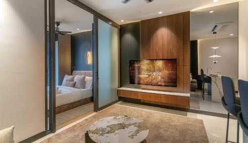 Deluxe One-Bedroom Suite G