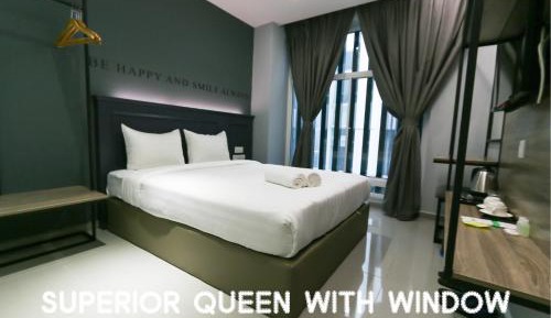 Superior Queen Room with Window