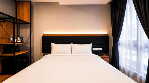 Business Queen Room