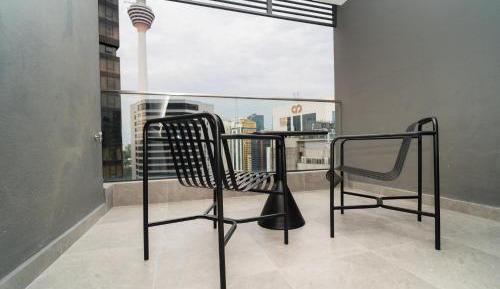 Two-Bedroom Balcony Suite (KL Tower View) I