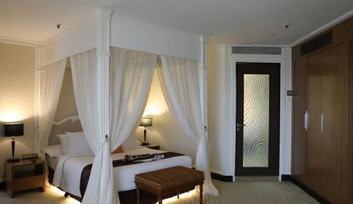 Premier Queen Suite