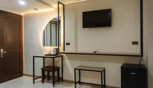 Deluxe Queen Room