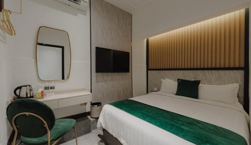 Queen Room (No Window)