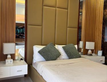 Deluxe Double or Twin Room with City View