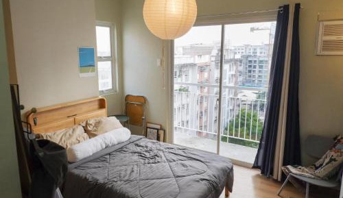 Studio with Balcony
