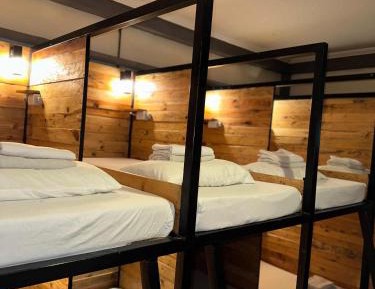 Single Bed in Mixed Dormitory Room
